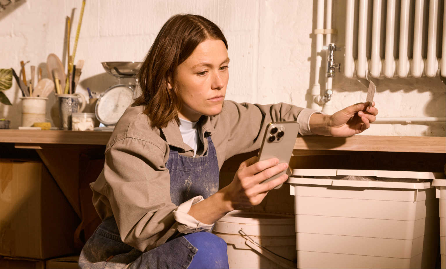 WEB BrandPhoto Cards Bento Headline Woman Worker Ceramic Mobile Card E03