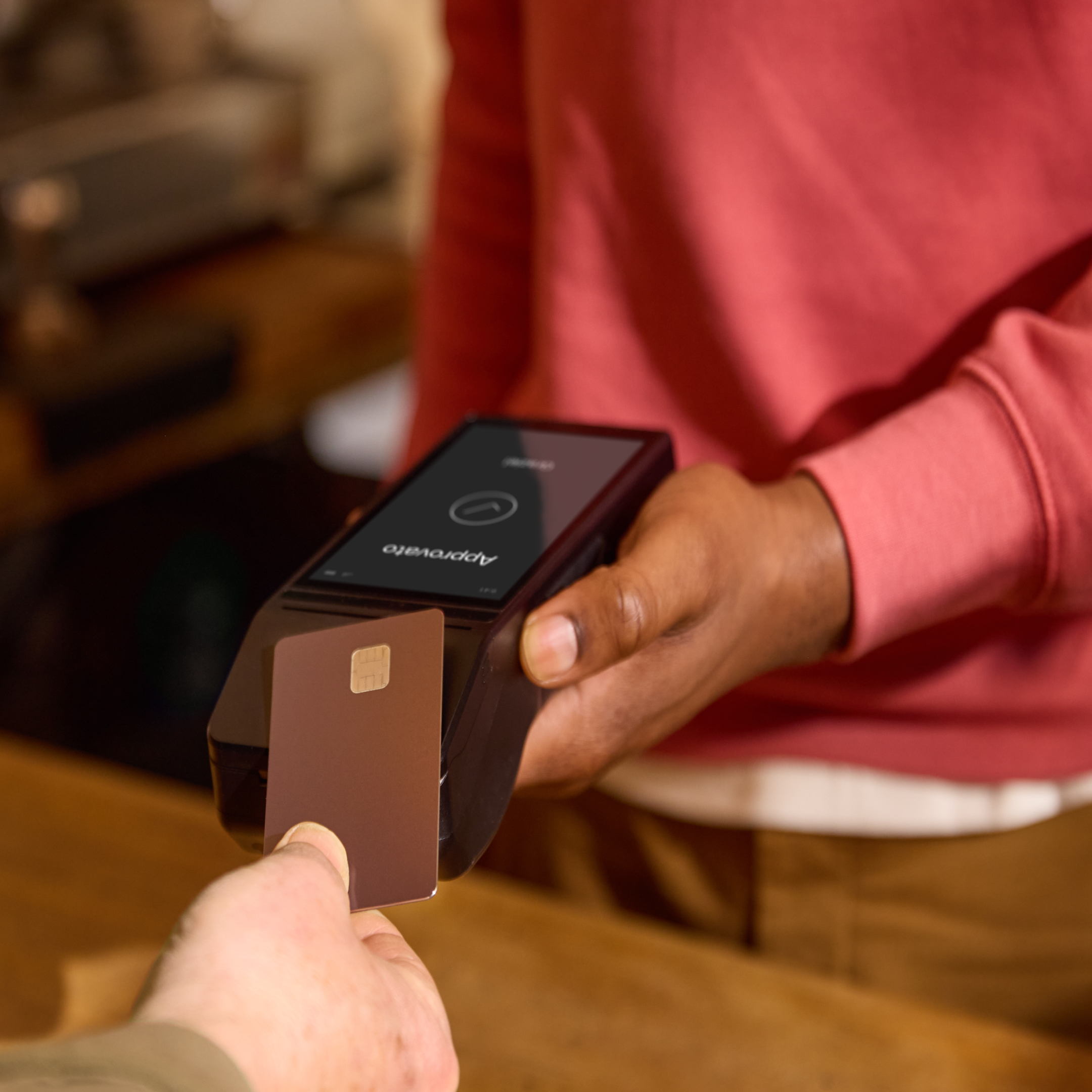 WEB IT BrandMockup Hero TopicHighlight Bento Headline Cards Tiles Qonto POS Coffee WbRvmp