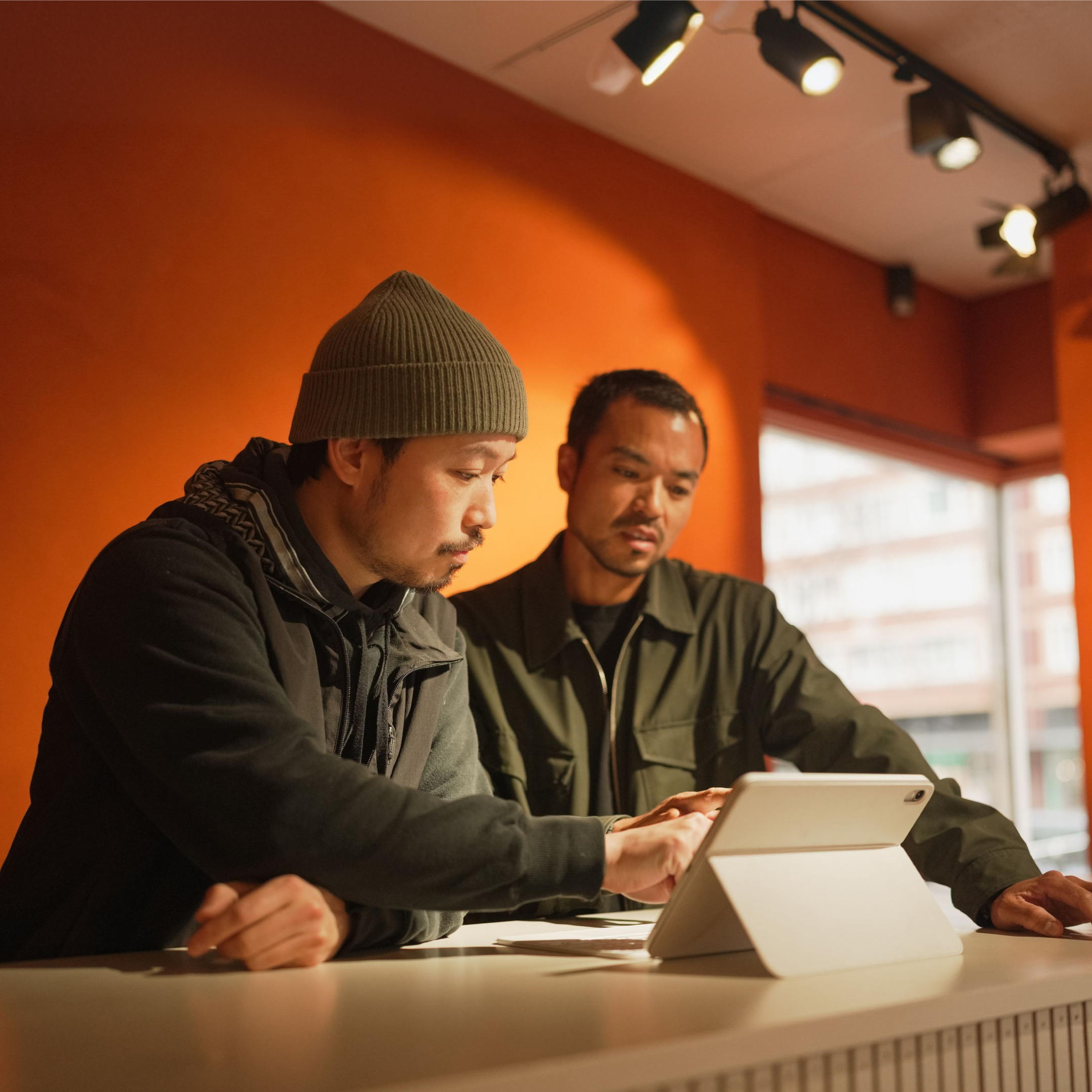 WEB Photo  Hero TopicHighlight Bento Cards Headline Riders Hub Founders 2