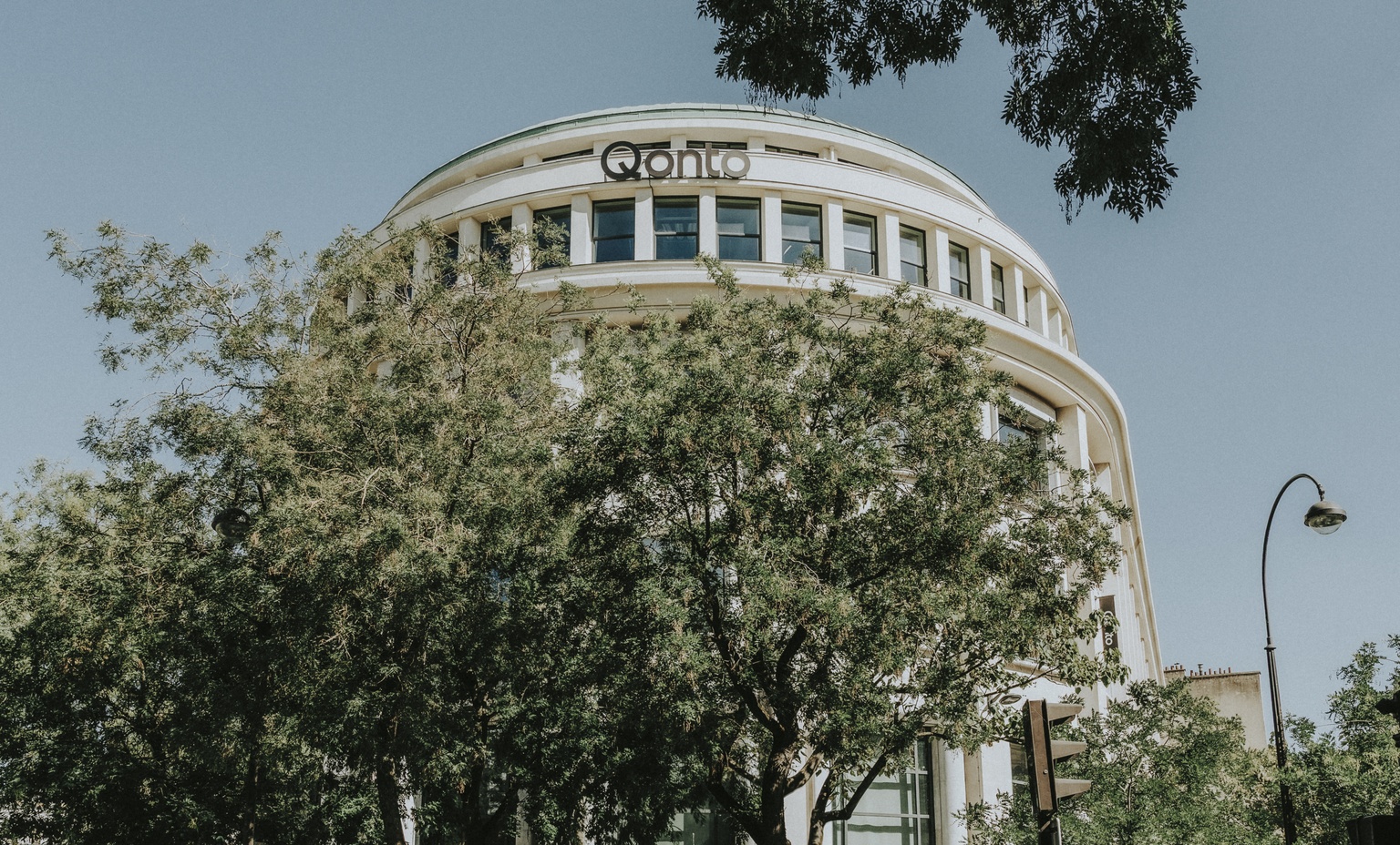 MediaKit Qonto BNO Office Facade