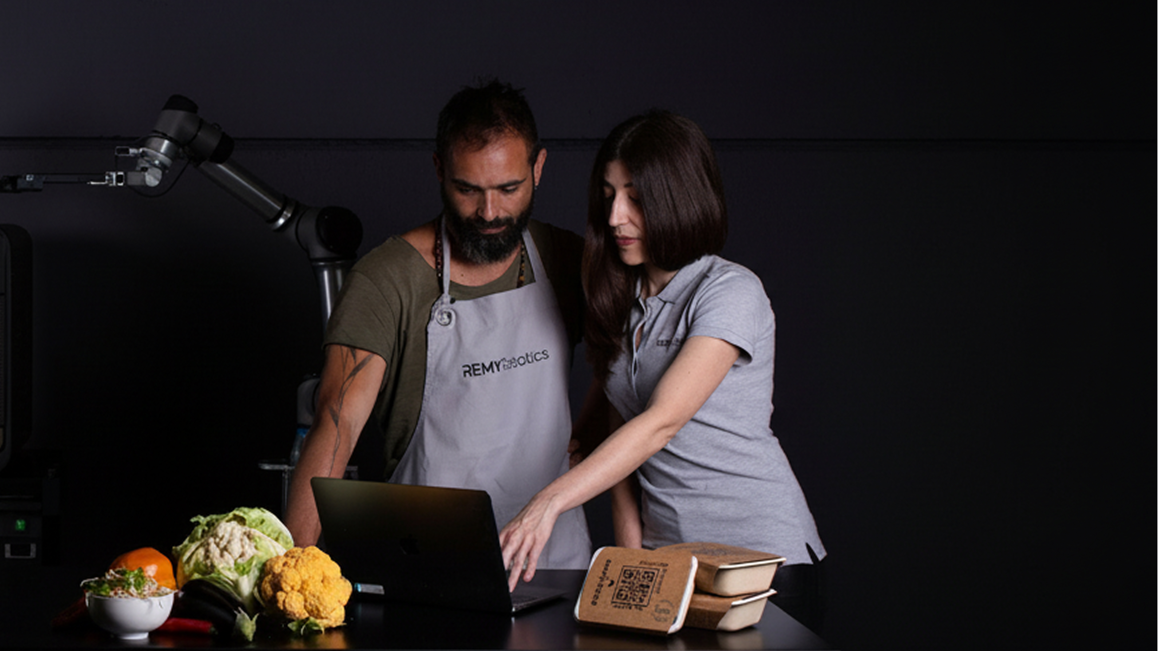 Foto testimonial blanco y negro Remi Robótica Rodrigo Hervás