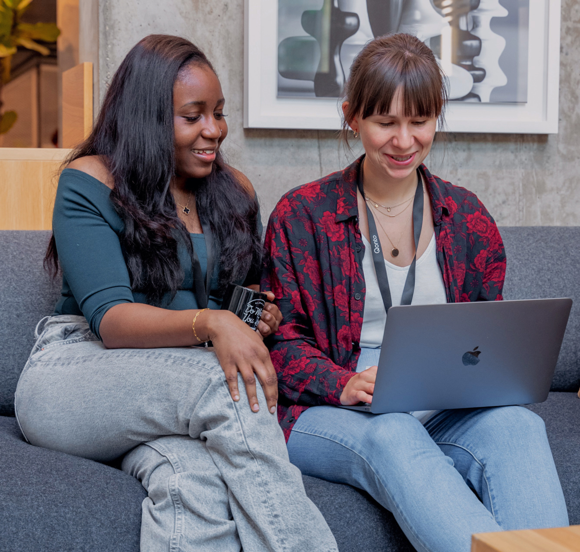 WEB Photo Hero Topic Highlight Bento Qontoers Donne che lavorano